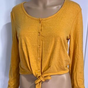 Long sleeve tie-front crop